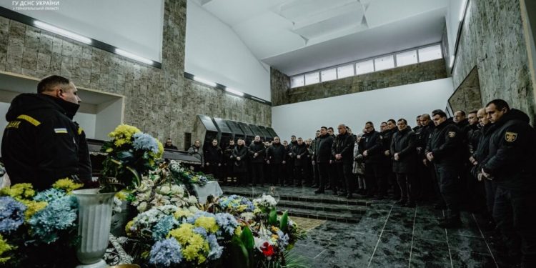 Тернопільські рятувальники провели в останню путь Сергія Гоцуляка (фоторепортаж)