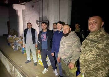 Працівники КП «Добробут» зі Збаража везуть харчі та амуніцію захисникам (фото)