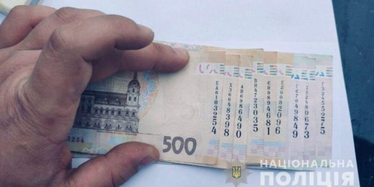 Шахраї не сплять: жителька Тернопільщини не дорахувалася 74000 гривень