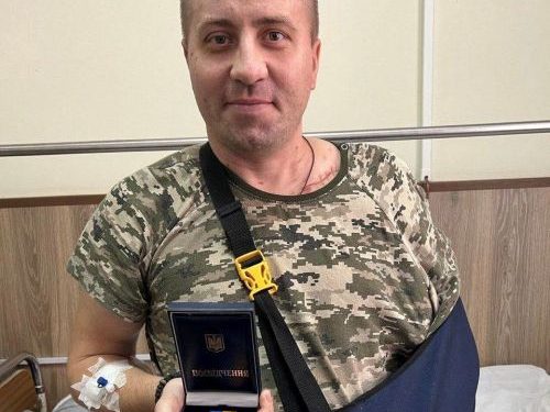 Тернополянин Андрій Стукало, якого поранили ворожі кулі на Донеччині, проходить реабілітацію у столиці