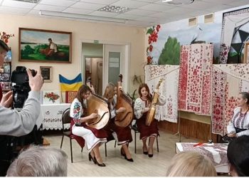 Тернопільські бандуристки музикою обрамили презентацію книжки