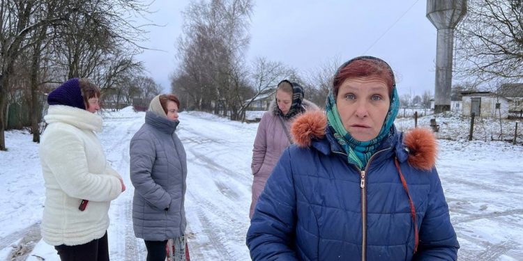 В селі на Тернопільщини не їздить шкільний автобус: діти долають 5 км пішки (відео)