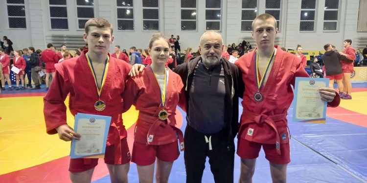 Тернопільські студенти успішно виступили на чемпіонаті України з боротьби самбо (фоторепортаж)