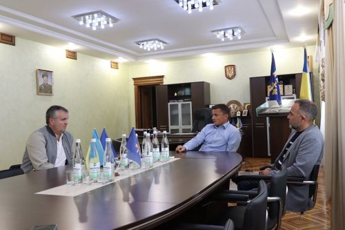 Масажист Ігор Цап приїхав з Канади на Тернопільщину, щоб допомагати військовим проходити реабілітацію