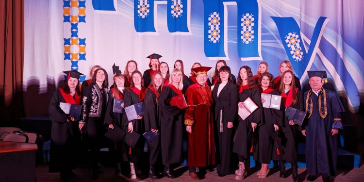 Відбулося урочисте вручення дипломів  магістрам ФПП ТНПУ (фотозвіт)