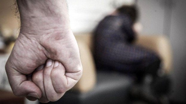 На Тернопільщині суд заборонив зятю наближатися до тещі