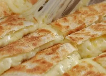 Сирно-картопляний хліб, приготовлений не в печі