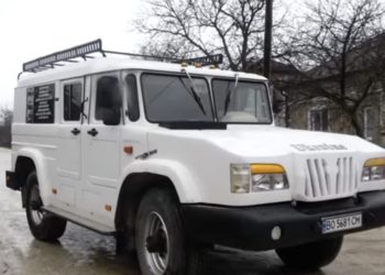 На Тернопільщині продають унікальне авто, аби допомогти військовим (відео)