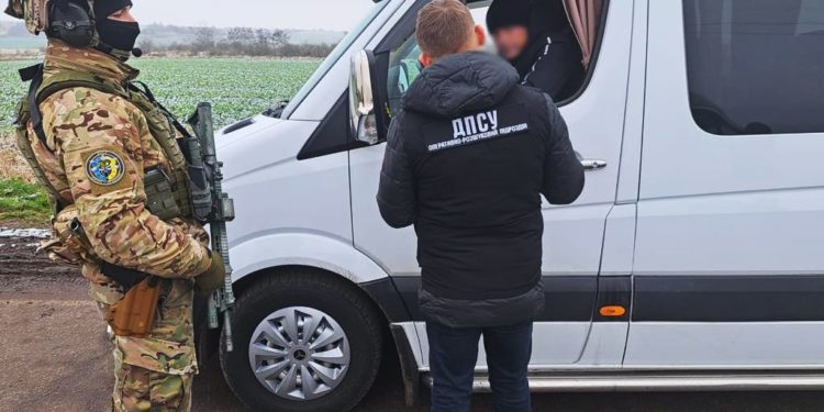 На Тернопільщині через благодійні фонди перевозили ухилянтів (відео)