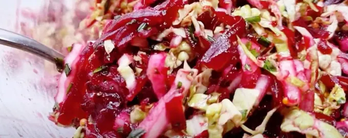 Бурячок та пекінська капуста з новою заправкою