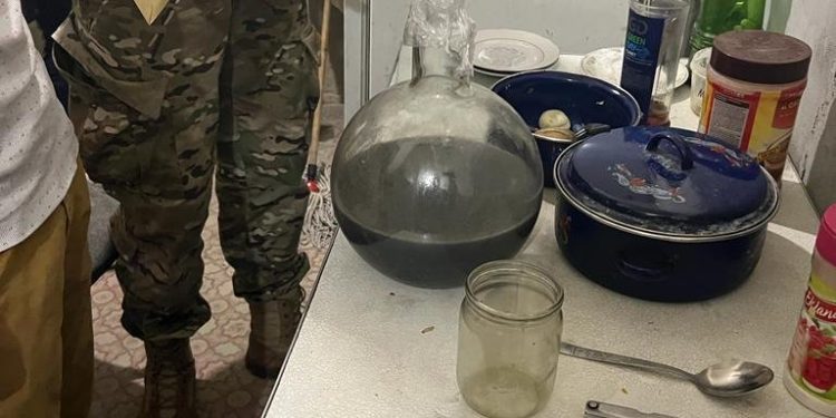 Поліціянт облаштував нарколабораторію в тернопільському гаражі