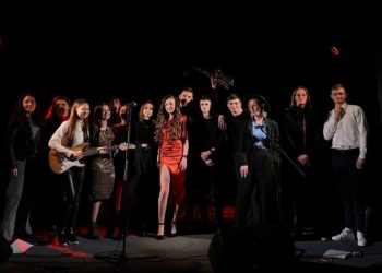Тернопільські студенти виступили на сцені креативного кластеру «Nа пошті»
