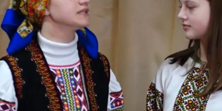 Юні театрали з Тернопільщини своєю виставою зібрали гроші для ЗСУ (відео)