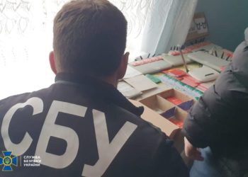 СБУ викрила на Хмельниччині ворожу ботоферму, через яку «розганяли» фейки про війну в Україні