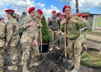 Курсанти Тернопільського коледжу підтримали акцію «1 мільйон дерев життя»