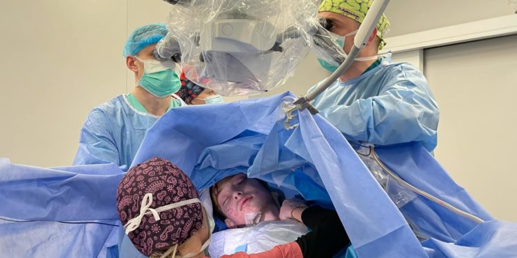 В Україні провели операцію на мозку дитини з пробудженням