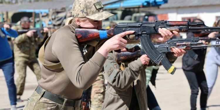 Нa бaзі Тернопільського військового коледжу започаткували “Курс нaціонaльного спротиву”