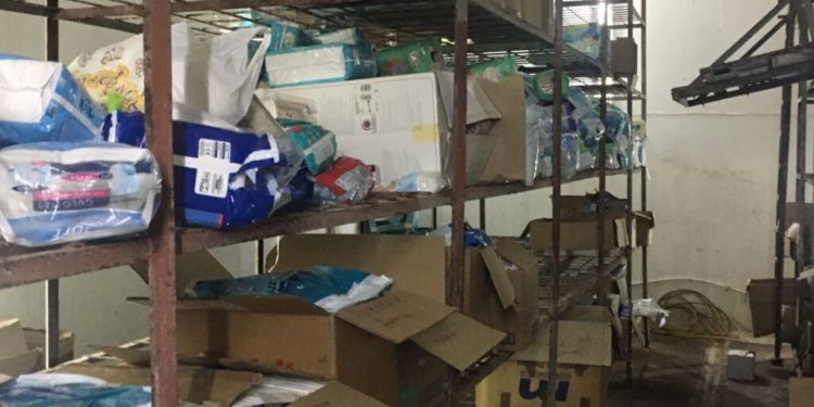 На Тернопiльщинi пара крала гуманітарку