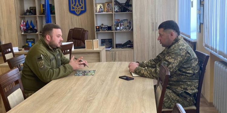 У Тернопільський коледж завітав молодший лейтенант капеланської служби: обговорили багато питань