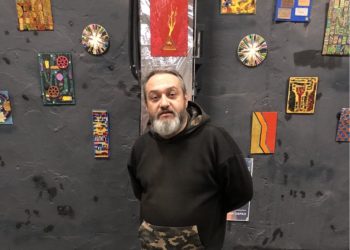 «Зруйнований образ», музика і кошти для захисників