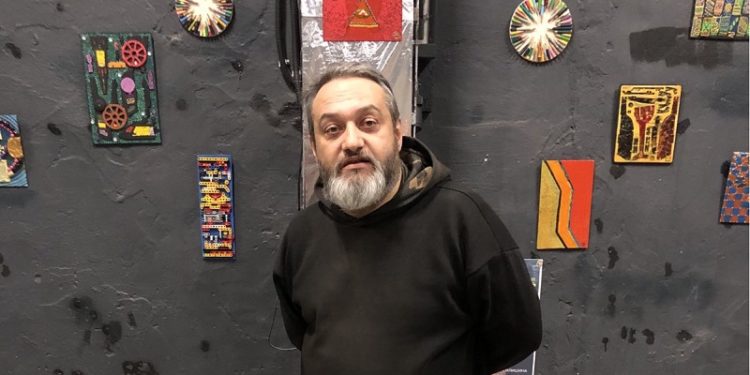 «Зруйнований образ», музика і кошти для захисників