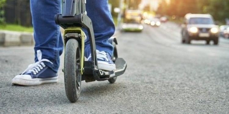 Сезон відкрито: у Тернополі знову ДТП із самокатом