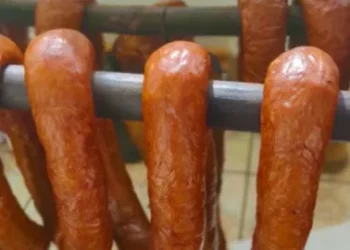 Копчена ковбаса. Ілюстративне фото