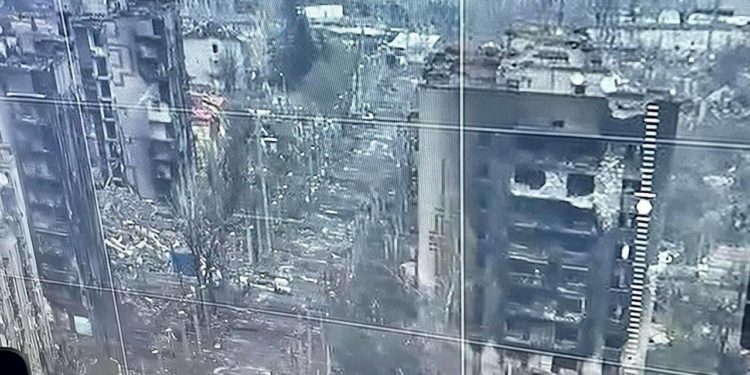 Бахмут сьогодні: ЗСУ титанічно тримає оборону у зруйнованому місті