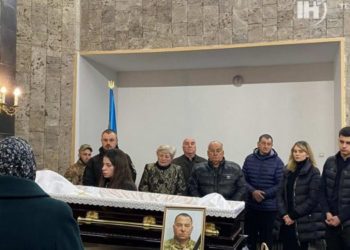 З бійцем Ігорем Федином прощаються у Тернополі