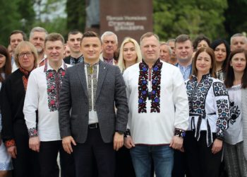 Зі святом, дорогі українці, з Днем вишиванки! – Михайло Головко