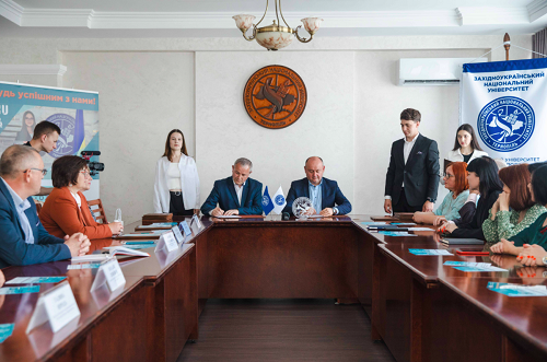 Класичний університет Тернополя підписав угоди про співпрацю з низкою шкіл краю
