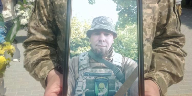 В останню путь проводжали бійця Руслана Пісецького з Тернопільщини