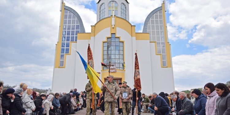 Тіло бійця Андрія Скобліна зустріли в Чорткові на Тернопільщині