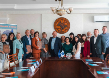 Класичний університет Тернополя підписав угоди про співпрацю з низкою шкіл краю