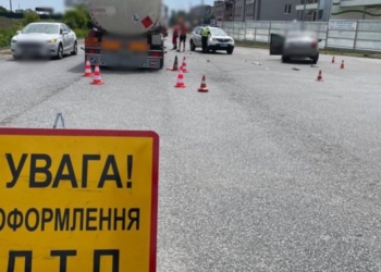 На околиці Тернополя – ДТП з вантажівкою