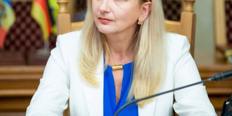 “Ваш вибір – це велика довіра і ще більша відповідальність”, – нова ректорка ЗУНУ