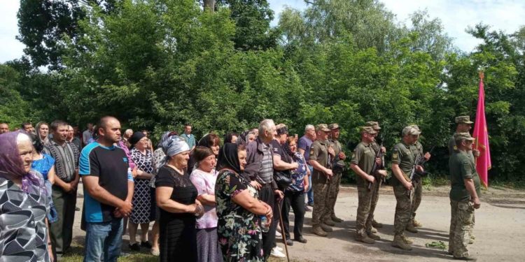 З бійцем Володимиром Арабським прощалися на Тернопільщині