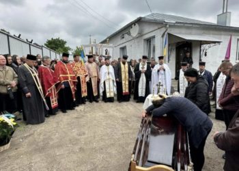 На Тернопільщині попрощалися із бійцем Сергієм Леськівим