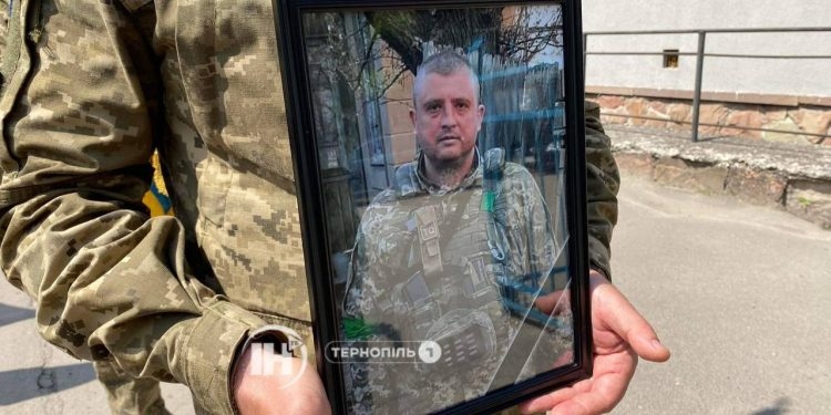 Тіло сержанта Романа Мурана зустрічали на Тернопільщині