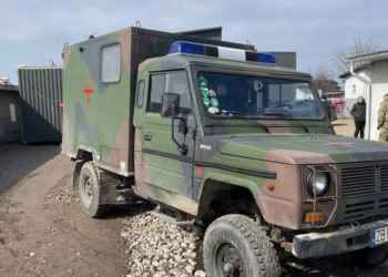 Волонтери «Української команди» з Тернопільщини ремонтують ЗІЛ на фронт