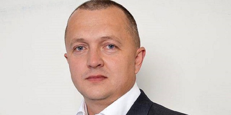 Мерa Рaховa підозрюють у розкрaдaнні коштів