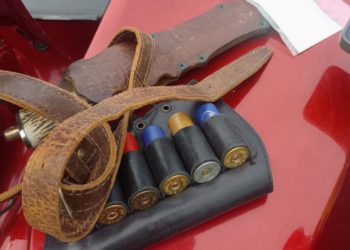 Патрульні у Тернополі виявили водія, який мав із собою зброю та наркотики