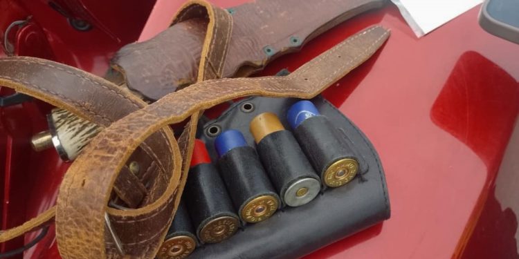 Патрульні у Тернополі виявили водія, який мав із собою зброю та наркотики