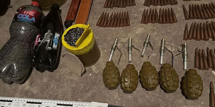 Чоловік з Тернопільщини зберігав вдома гранати та набої