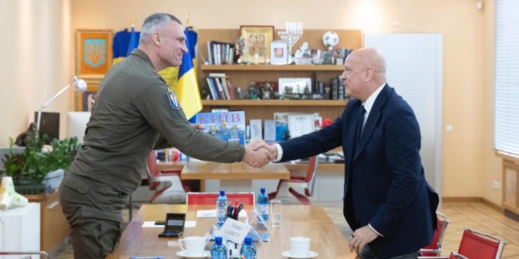 Надмірна централізація влади загрожує розвитку самоврядування, – Кличко на зустрічі з Генсеком «Спільноти демократій»