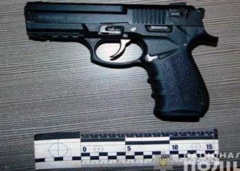 Тернопільський поліцейський, який вистрелив у себе, помер