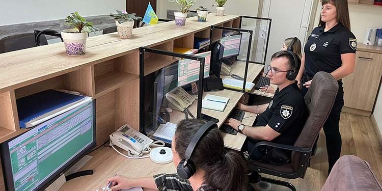 Принижувати, обзивати та зривати роботу операторів лінії “102” не дозволено нікому!