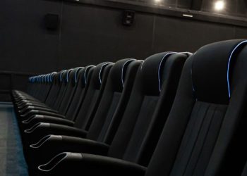 Чи доведеться тернополянам дивитися фільми з англійською озвучкою