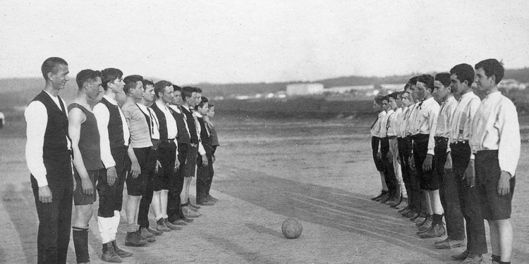 Історія футбольного клубу Карпати заснованого у Львові