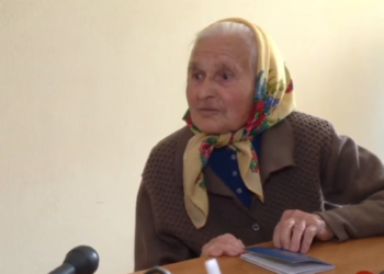 Літня бабуся збирaється до внучки в Нідерланди та вже отримaлa зaкордонний пaспорт